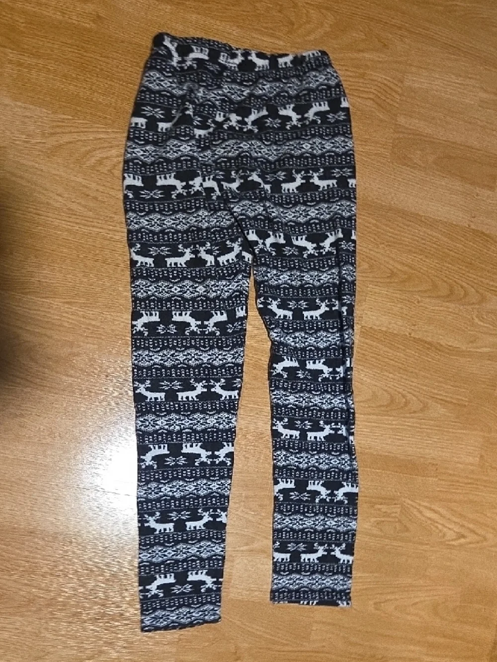 Black & White Reindeer Print Fleece Leggings - Picture 4 of 4